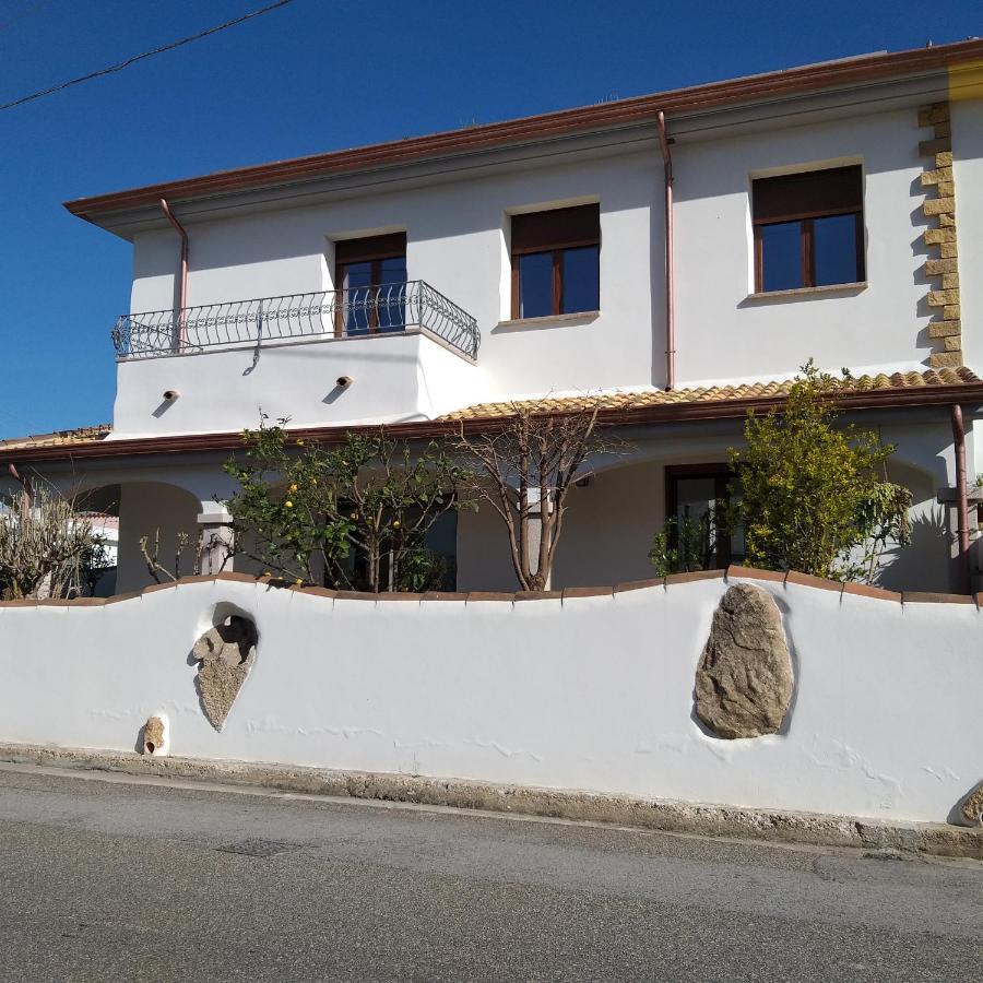 Casa Vacanze Fenu 이르골리 외부 사진
