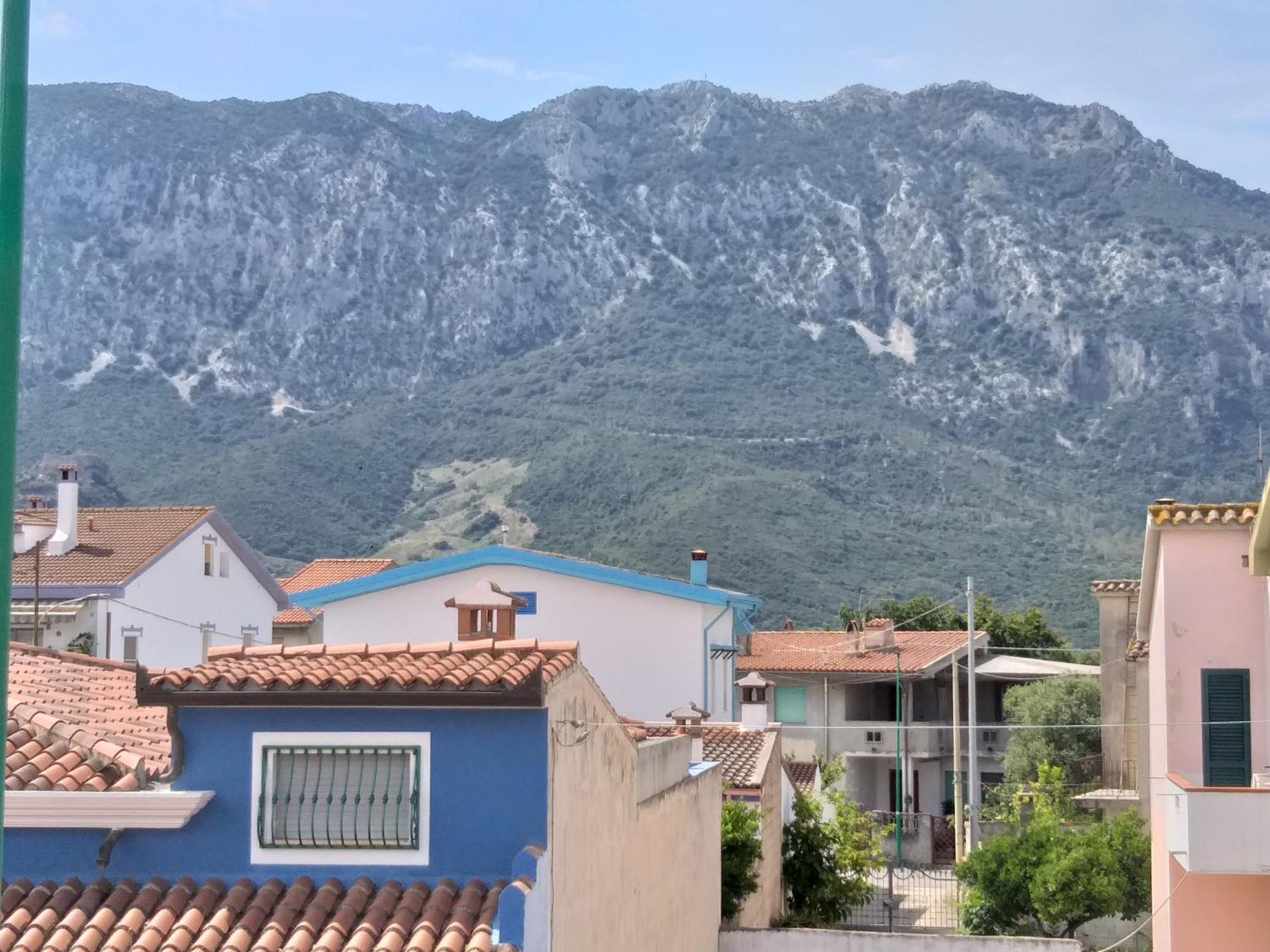 Casa Vacanze Fenu 이르골리 외부 사진